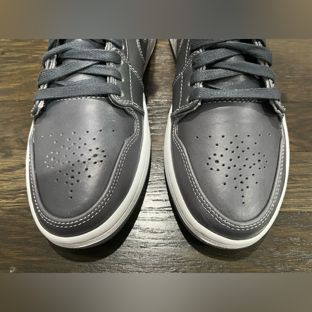 Jordan 1 Mid Noveau Wolf Grey Leather (Sz 9) - Picture 3 of 15